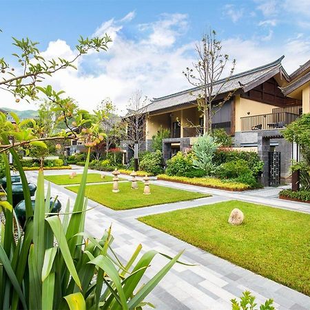 Howard Johnson Jinlin Plaza Lijiang Лицзян Экстерьер фото
