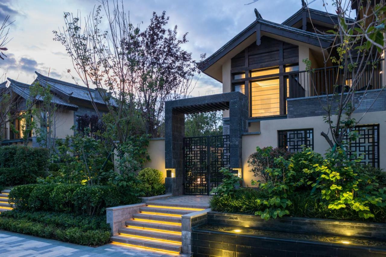 Howard Johnson Jinlin Plaza Lijiang Лицзян Экстерьер фото