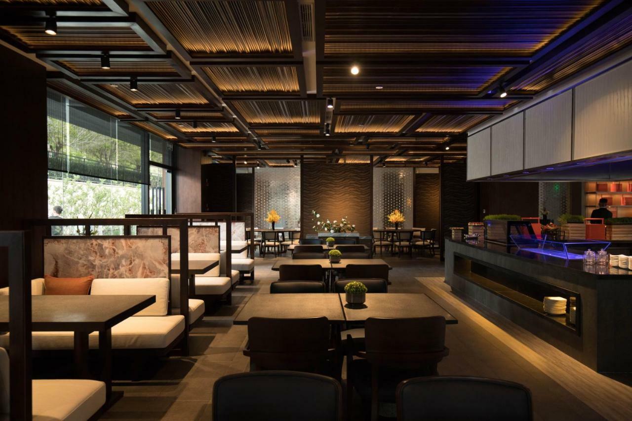Howard Johnson Jinlin Plaza Lijiang Лицзян Экстерьер фото