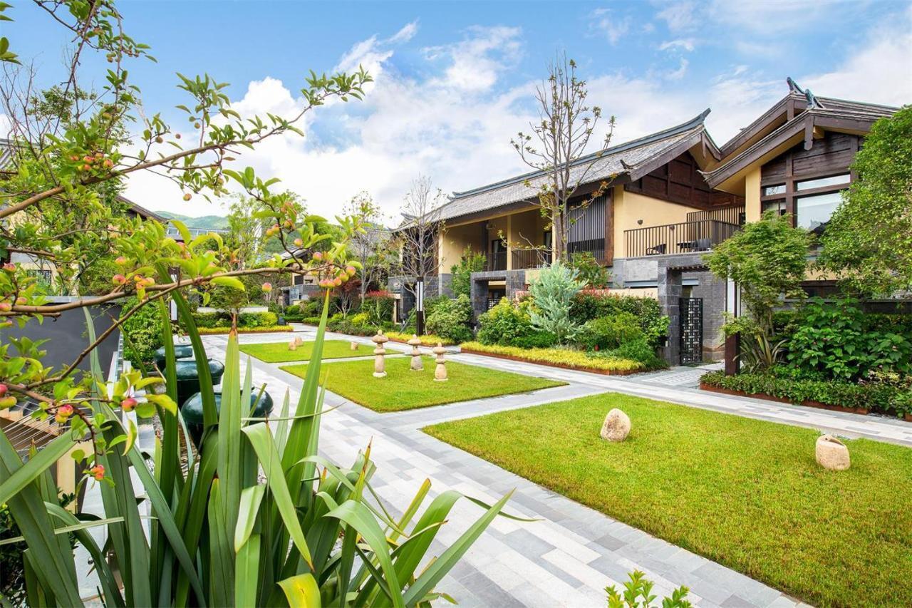Howard Johnson Jinlin Plaza Lijiang Лицзян Экстерьер фото